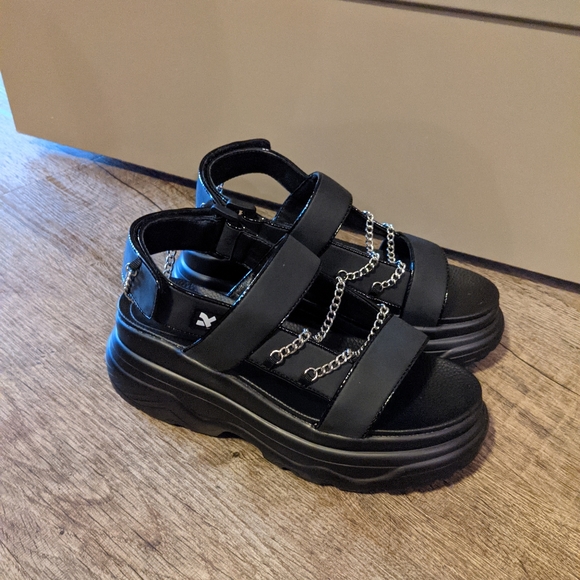 Koi Marnus Chain Sandals - Picture 3 of 6